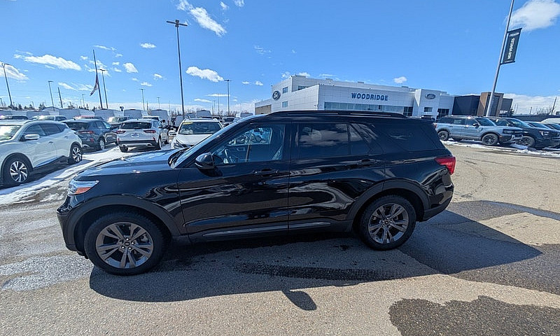 2022 Ford Explorer...