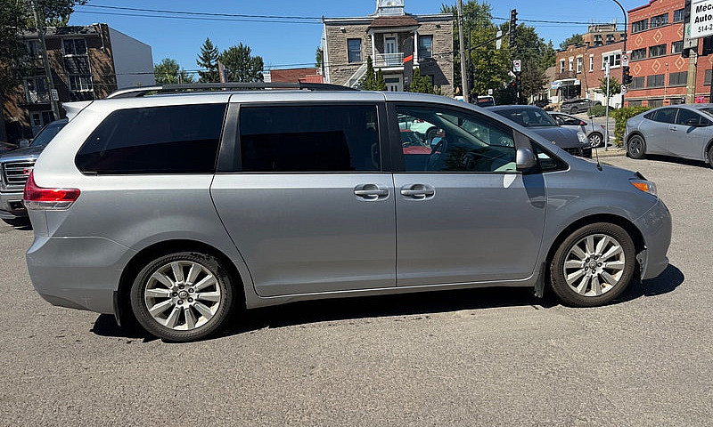2014 Toyota Sienna L...