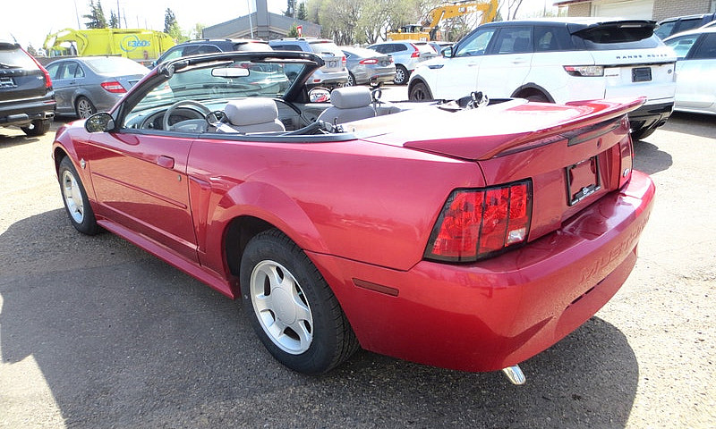 1999 Ford Mustang 35...
