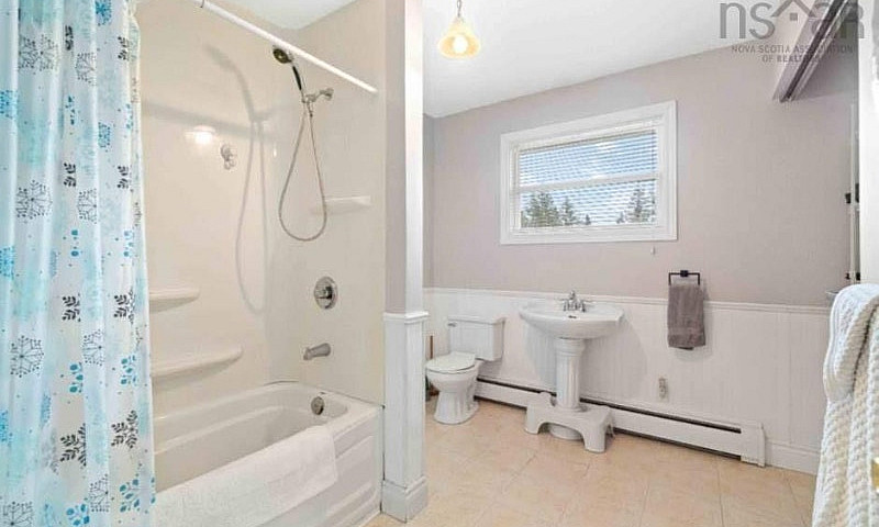 36 Gilby Cres. Beave...