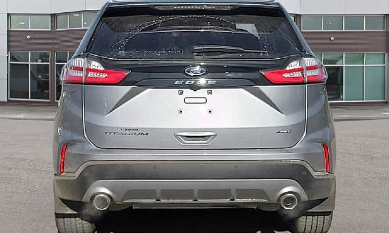 2022 Ford Edge Titan...