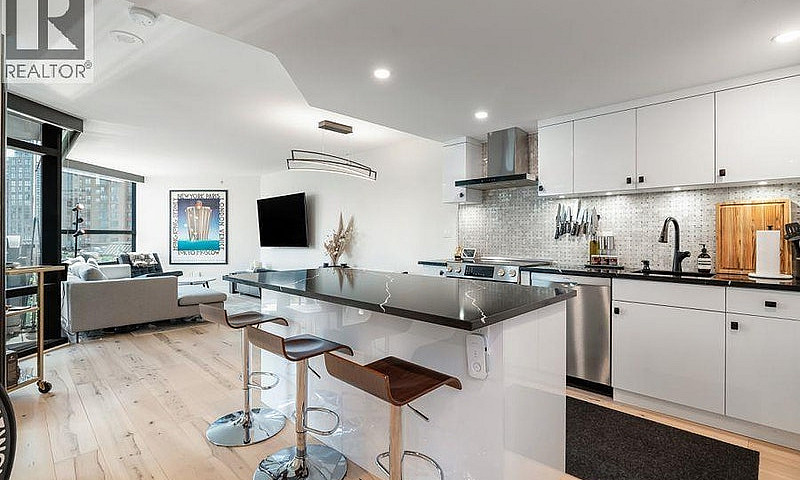 710 1050 Burrard Str...
