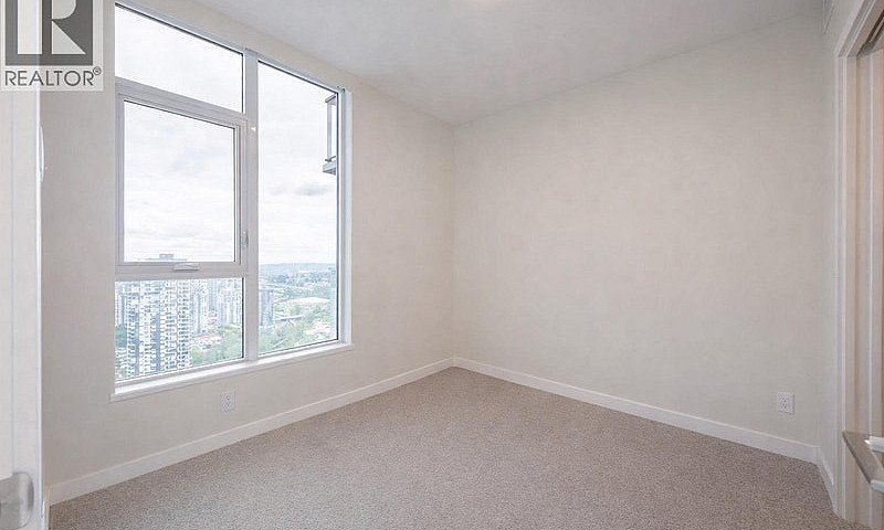 3903 2186 Gilmore Av...