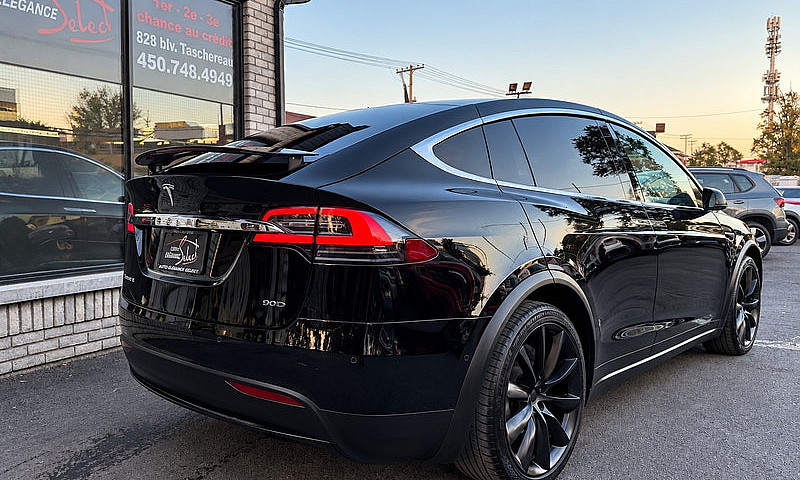 2017 Tesla Model X 9...