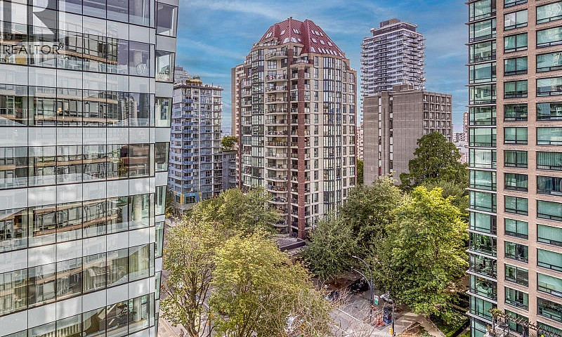 1003 1238 Burrard St...