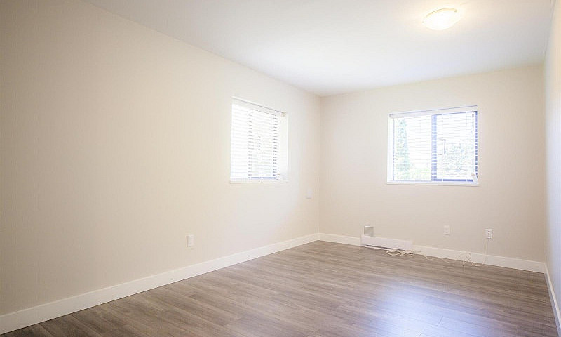 11604 75A Avenue Del...