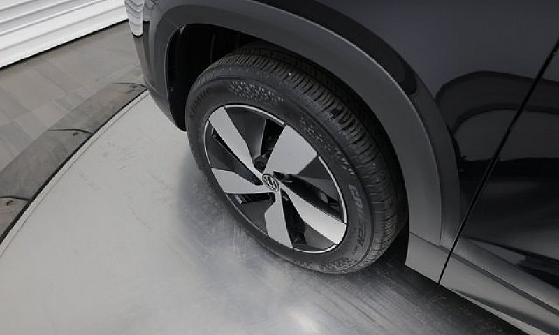 2025 Volkswagen Taos...