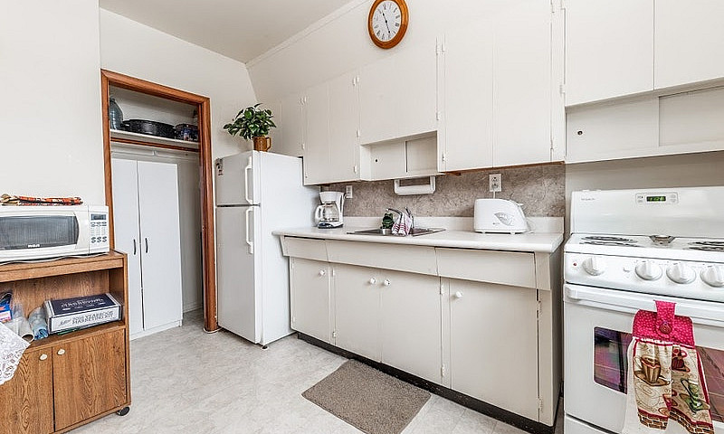 273 Talbot Ave- Silv...
