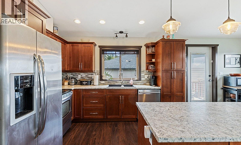 2735 Rydal Ave Cumbe...