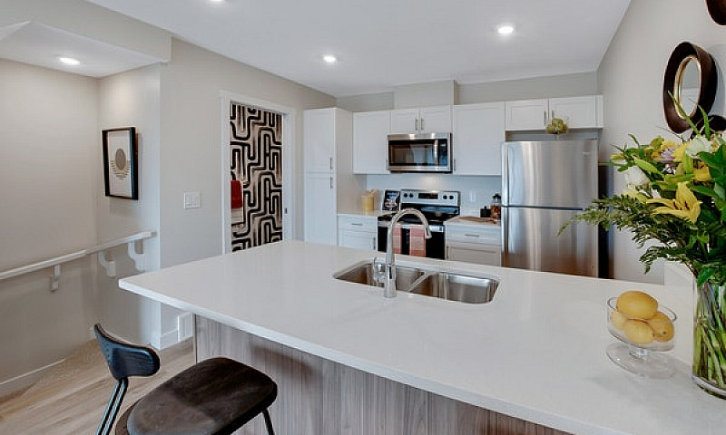 1 Bedroom Townhouse ...