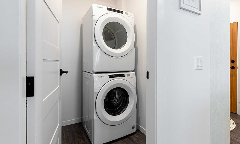 2 Beds 2 Baths Apart...