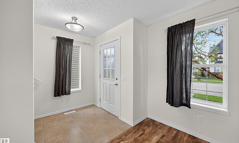 3634 12 St Nw Edmont...