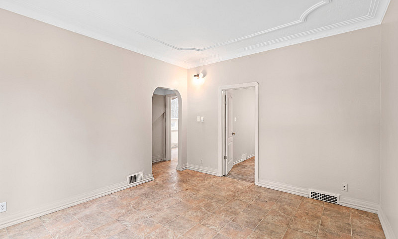 Spacious 5Bdrm 2Bthr...