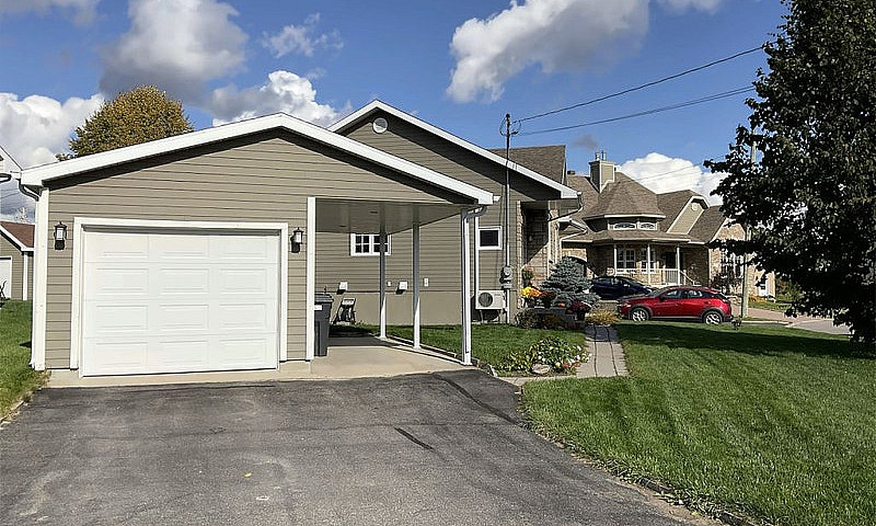 $375,000 - Semi-Deta...