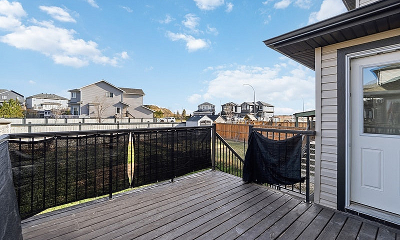 Leduc 3 Bed 2.5 Bath...