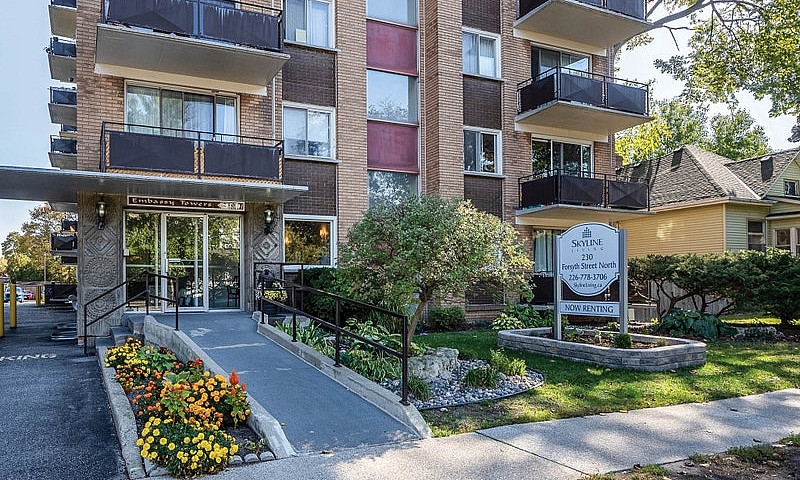 Sarnia 1 Bedroom Apa...