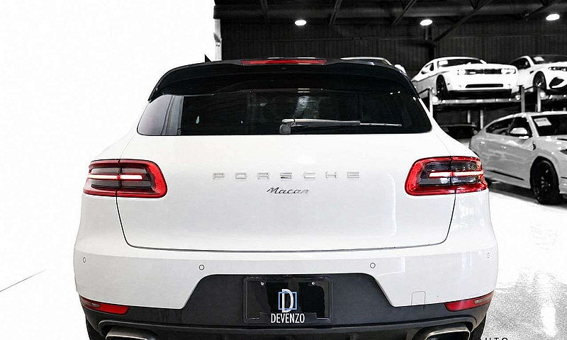 2017 Porsche Macan S...