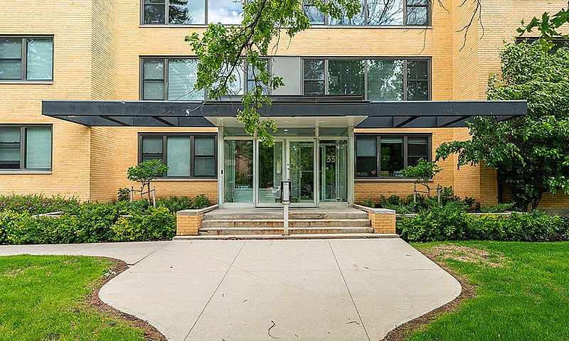 333 Wellington Cresc...