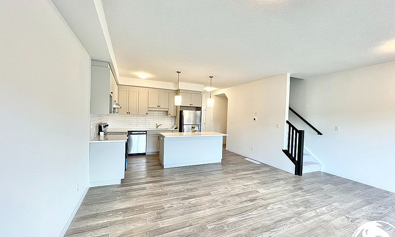 3 Bed 2.5 Bath - Fre...