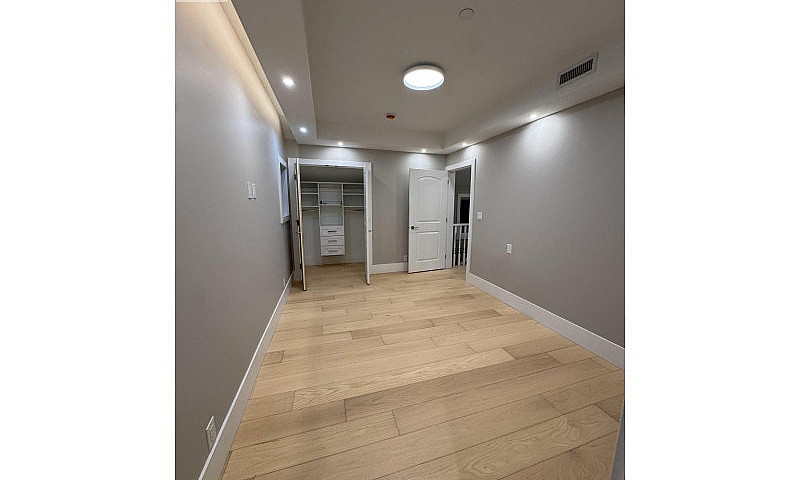 3-4690 W 6 Avenue Va...