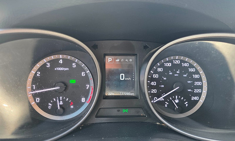 2017 Hyundai Santa F...