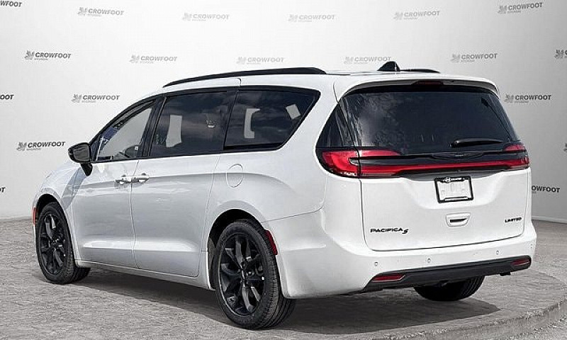 2025 Chrysler Pacifi...