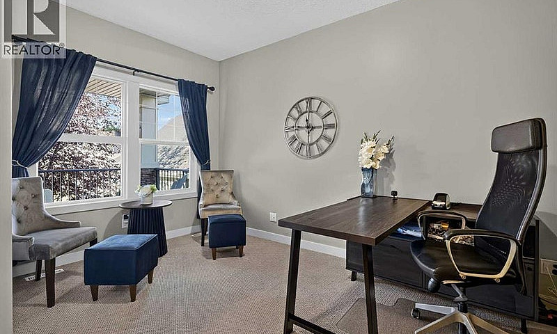 12 Crestridge Rise S...