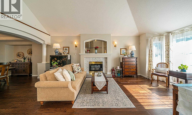 1577 Lodgepole Place...