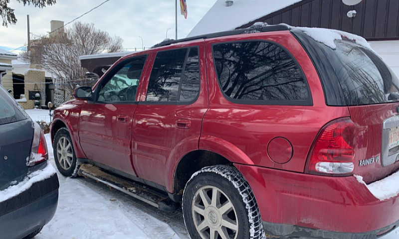 2004 Buick Rainier...