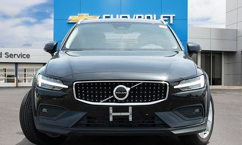 2025 Volvo V60 Cross...
