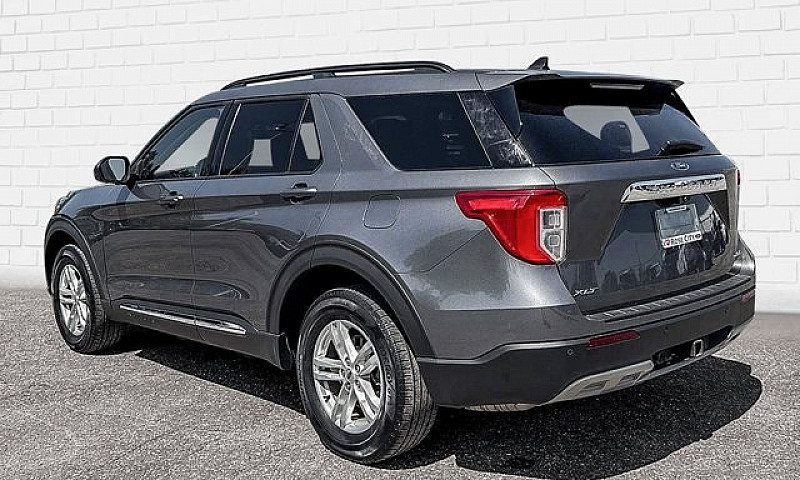 2023 Ford Explorer X...