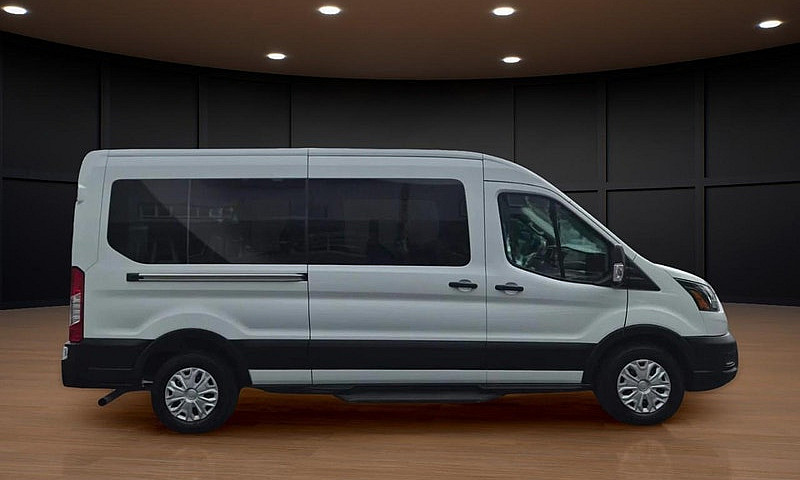 2025 Ford Transit-35...
