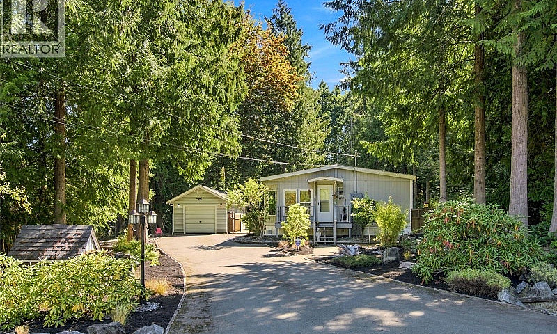 1115 Symons Cres Qua...