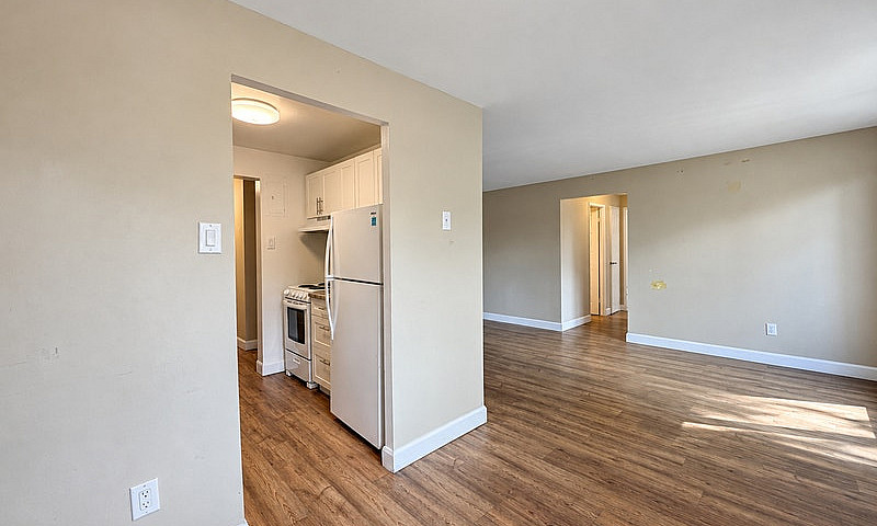 209-455 Sandys St Ch...