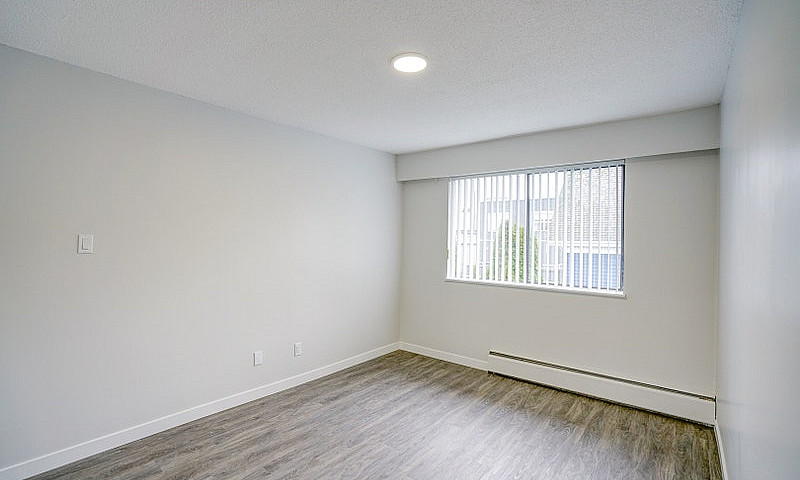 Royale - 1 Bedroom A...