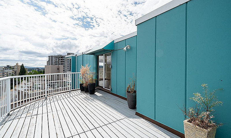 Studio Apartment For...