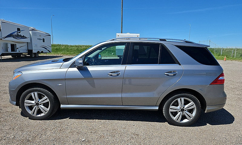 2012 Mercedes-Benz M...