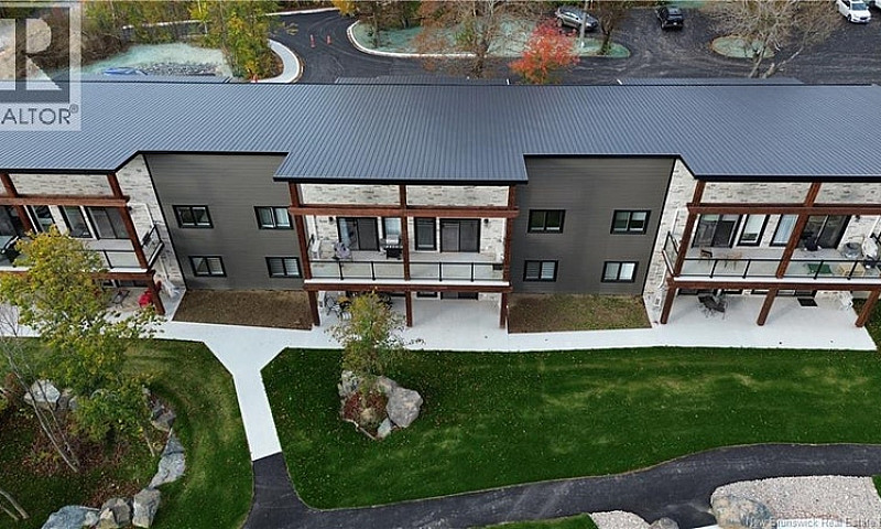 1200 Golden Park Cre...