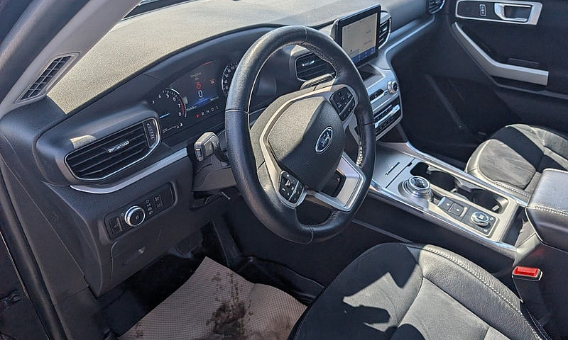 2022 Ford Explorer...