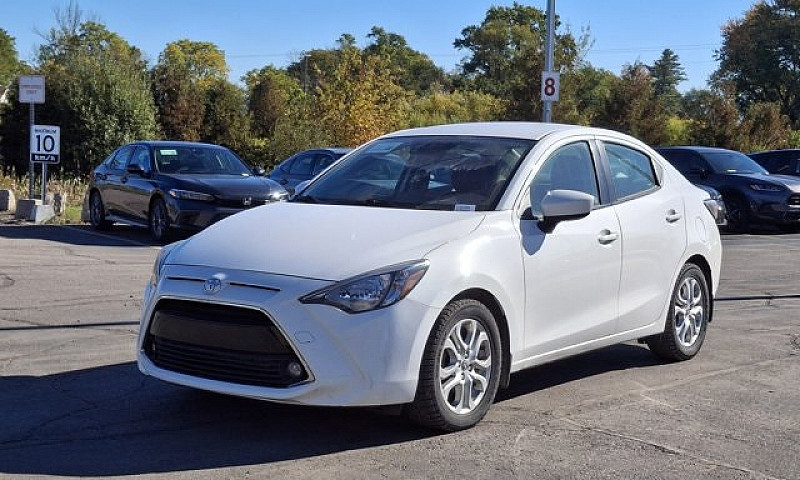 2018 Toyota Yaris Se...