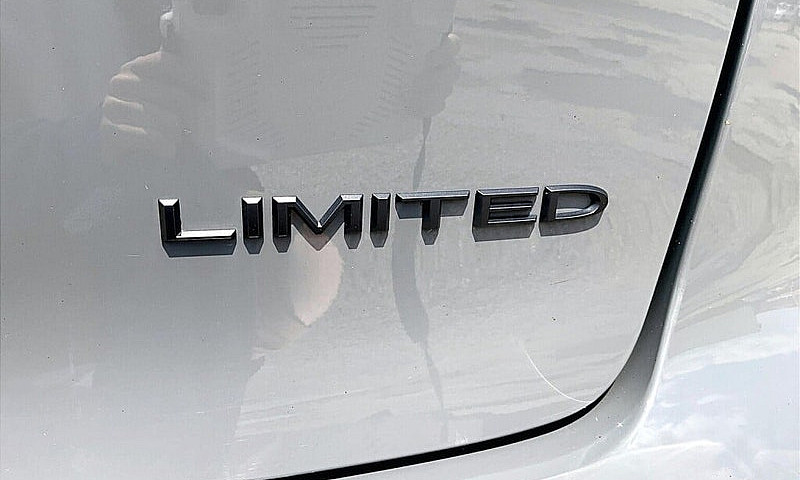 2025 Chrysler Pacifi...