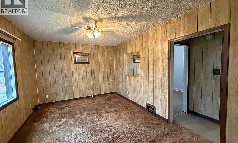 182 Fourth Avenue N ...