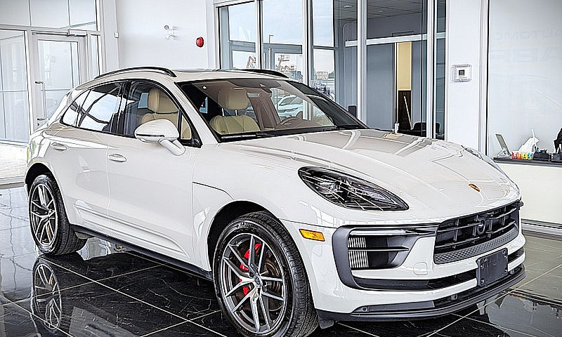2024 Porsche Macan S...