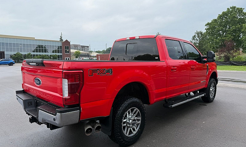 2018 Ford F-350 Lari...