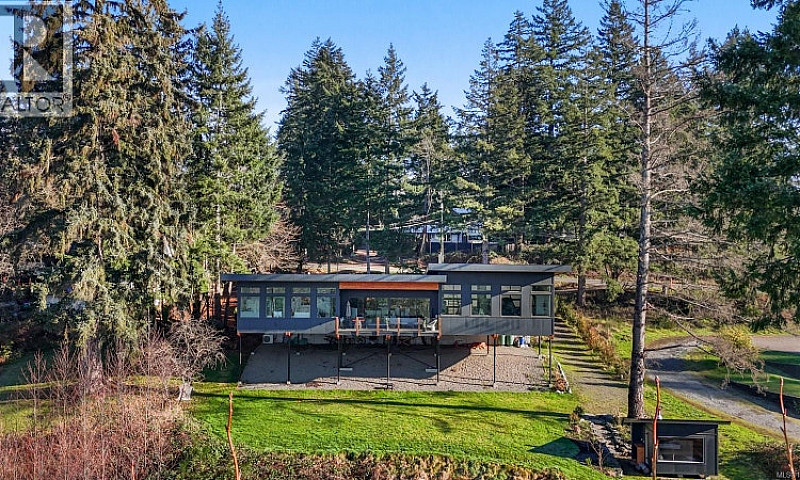 4721 Island Hwy Cour...