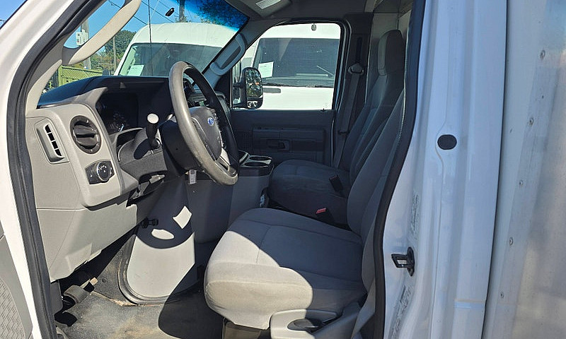 2023 Ford E-Series C...