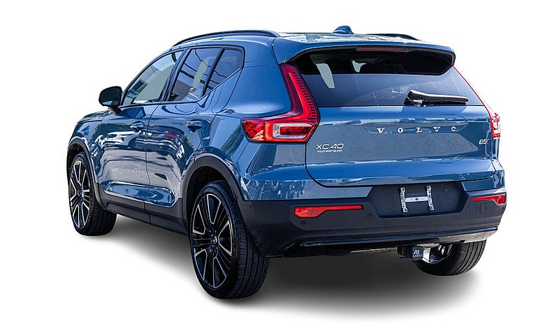 2023 Volvo Xc40...