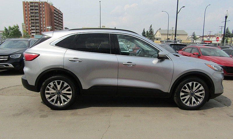 2022 Ford Escape Tit...