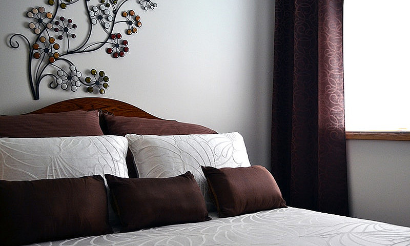 Spacious Suites Alon...