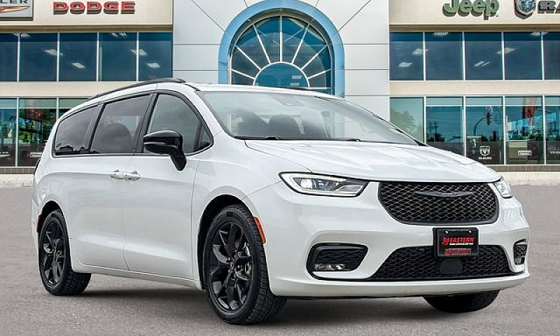 2025 Chrysler Pacifi...